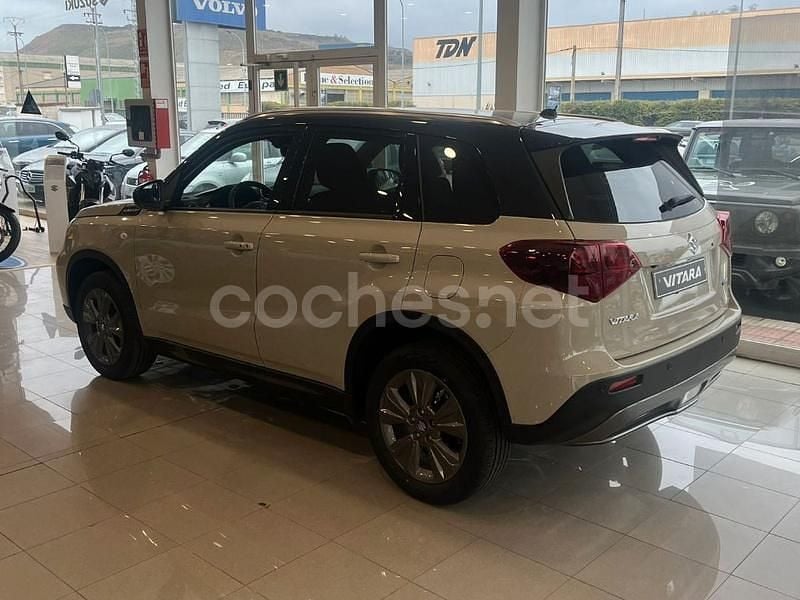 Nuevo Suzuki Vitara 110 CV (80 kW) 2025 Beige SUV