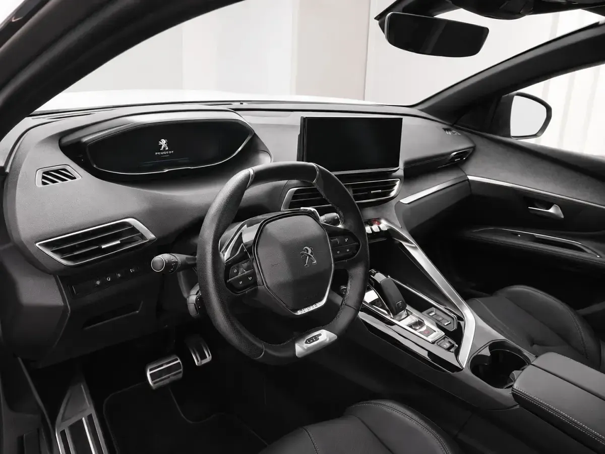 Usado Peugeot 3008 GT 300 CV (220 kW) 2022 Gris SUV