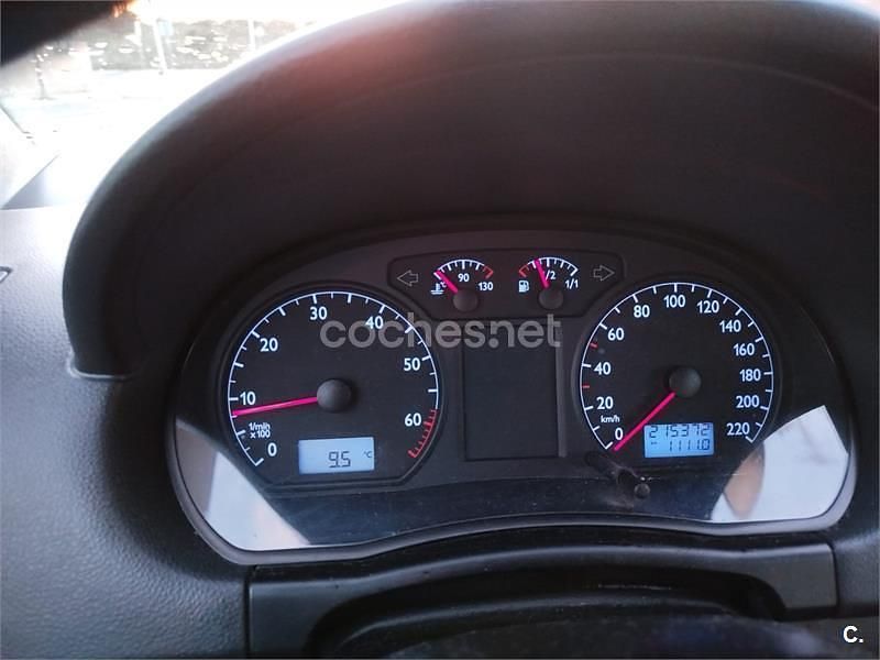 Usado VW Polo Trendline 65 CV (47 kW) 2003 Azul Berlina