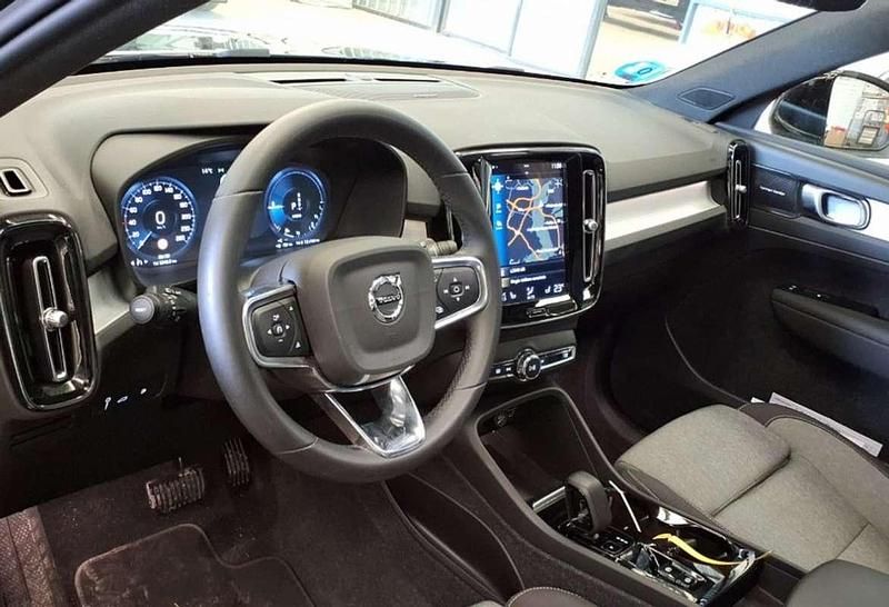 Usado Volvo XC40 Plus 211 CV (155 kW) 2023 Negro SUV