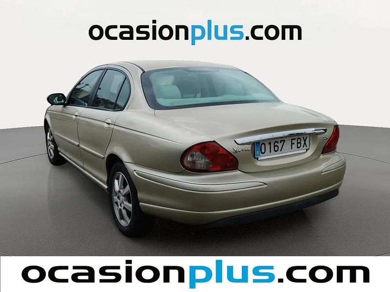 Begagnad Jaguar X-type Executive 155 HK (114 kW) 2006 Guld Sedan