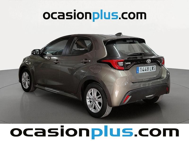 Usado Toyota Yaris Edition 125 CV (91 kW) 2022 Marrón Utilitario
