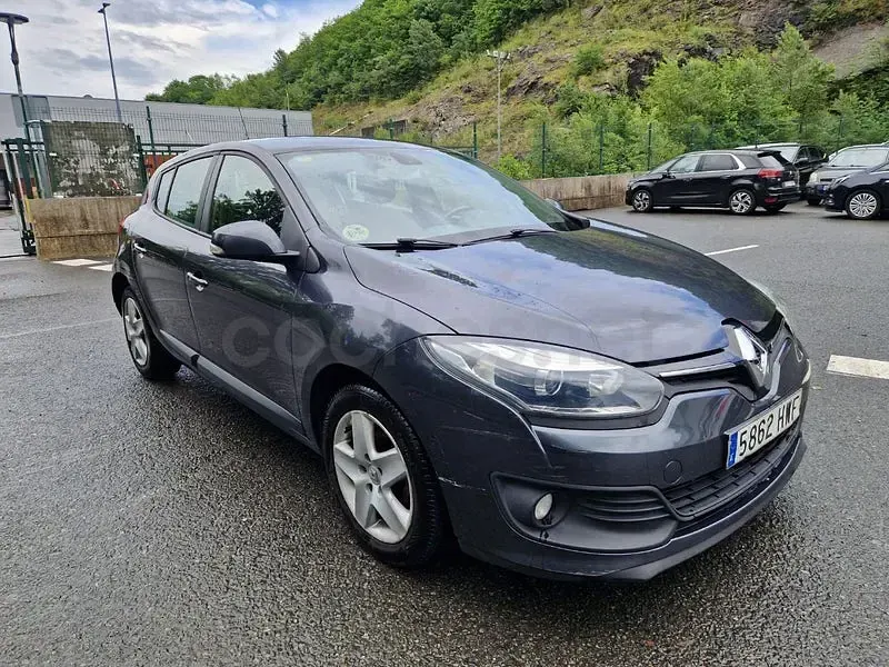 Usado Renault Mégane Business 95 CV (69 kW) 2014 Gris / plata Berlina