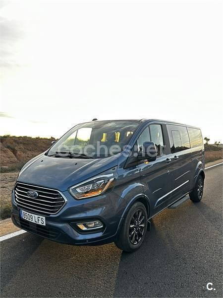 Usado Ford Tourneo Titanium 130 CV (95 kW) 2022 Azul Monovolumen