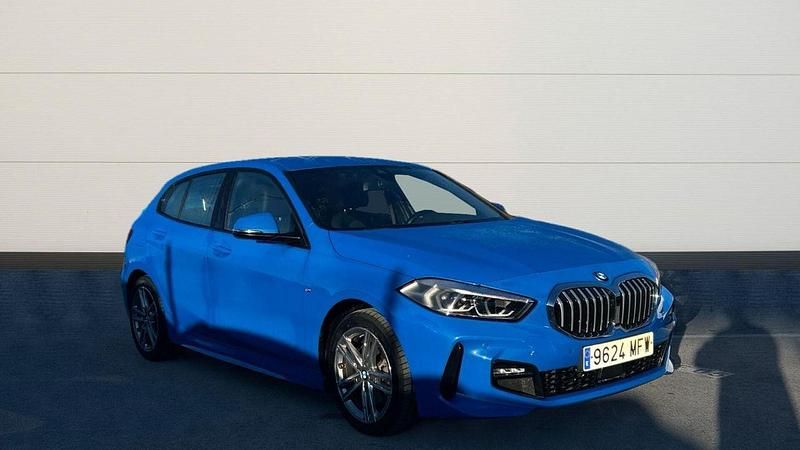 Azul Usado 2023 BMW 118 Comfort Edition Utilitario | 28.500 € (Caro) - Imagen 1/4