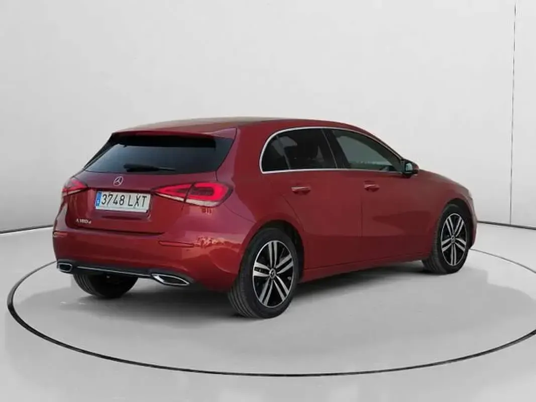 Usado Mercedes A250 218 CV (160 kW) 2022 Rojo Utilitario