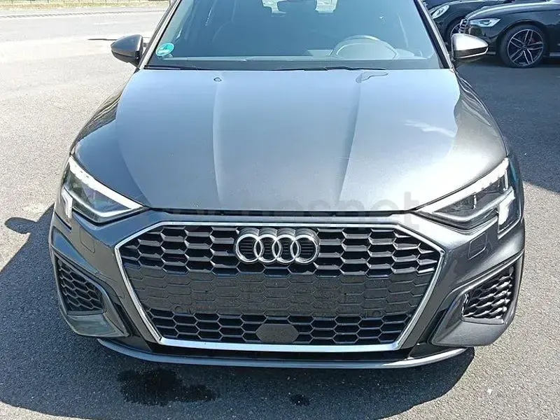 Usado Audi A3 S-Line 116 CV (85 kW) 2021 Gris / plata Berlina