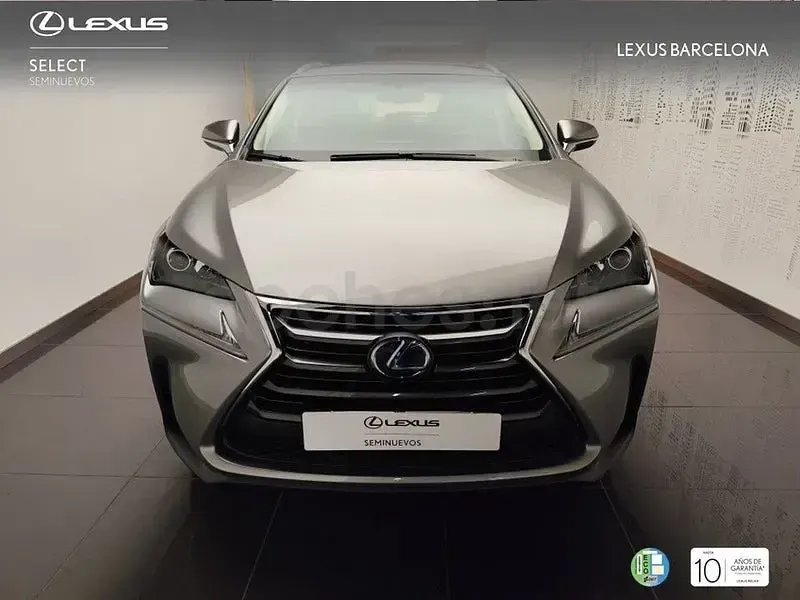 Usado Lexus NX300h Executive Line 197 CV (144 kW) 2016 Gris / plata SUV