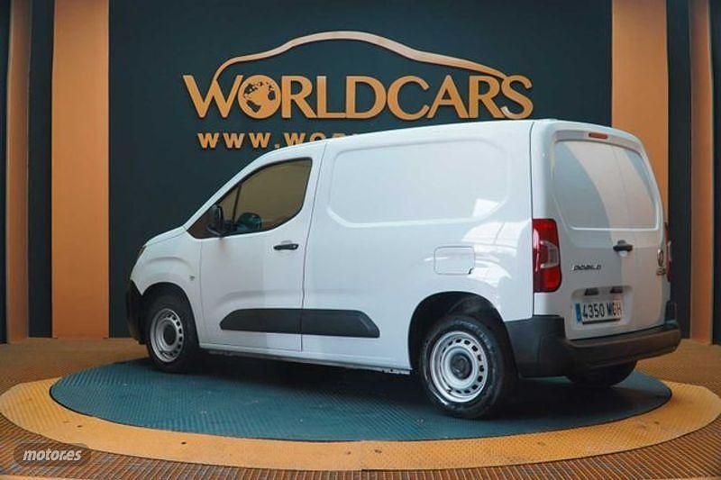 Usado Fiat Doblò 102 CV (75 kW) 2023 Blanco Monovolumen