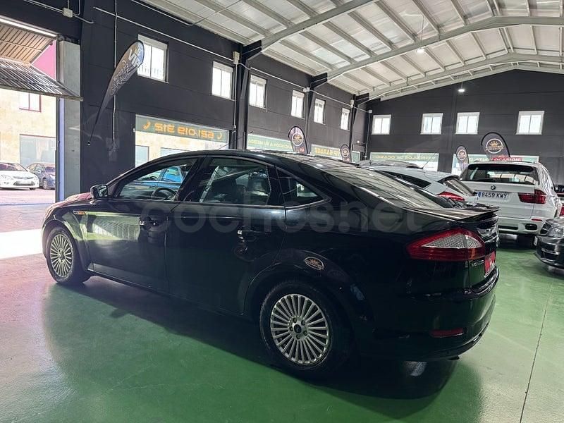 Usado Ford Mondeo 125 CV (91 kW) 2010 Negro Berlina