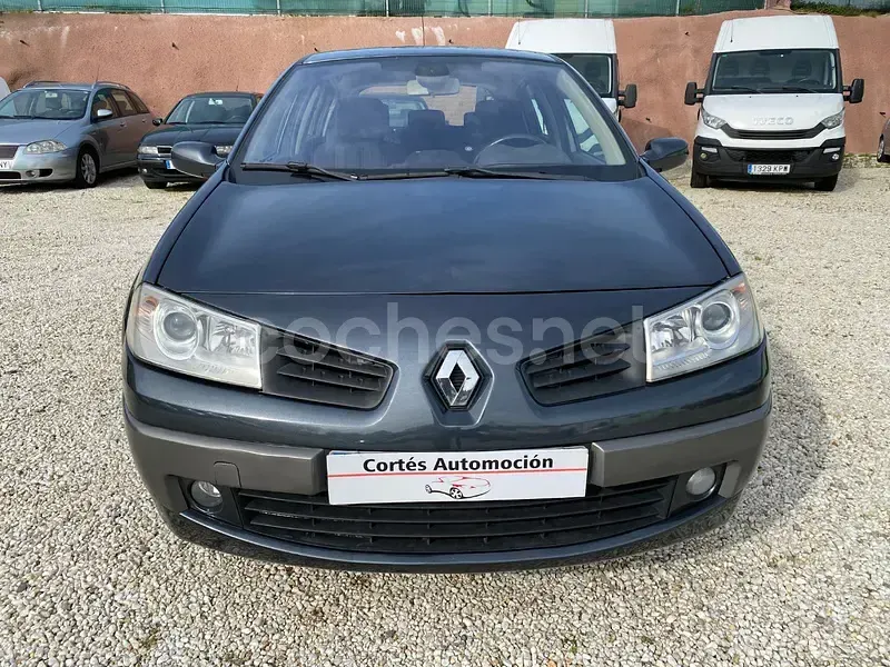 Usado Renault Mégane Expression 130 CV (95 kW) 2007 Gris / plata Berlina