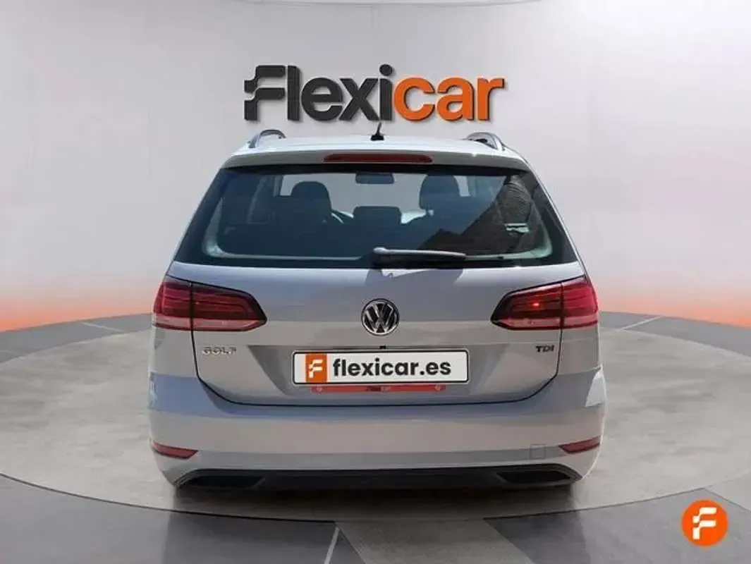 Usado VW Golf VII Advance 116 CV (85 kW) 2017 Blanco Familiar