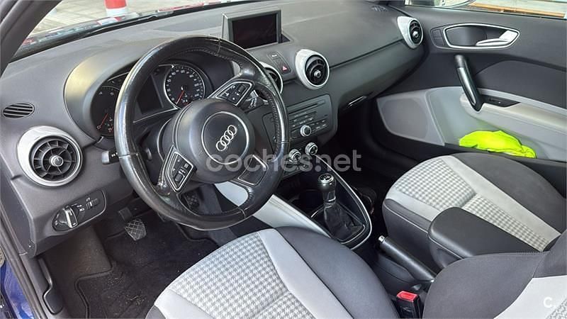 Usado Audi A1 Ambition 122 CV (89 kW) 2011 Azul Berlina