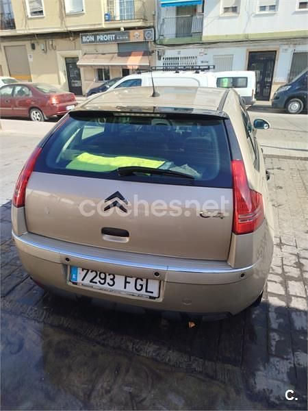 Usado Citroën C4 Exclusive 138 CV (101 kW) 2006 Beige Berlina