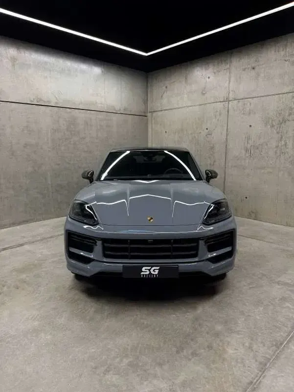 Usado Porsche Cayenne Turbo E-Hybrid 740 CV (544 kW) 2025 Gris SUV