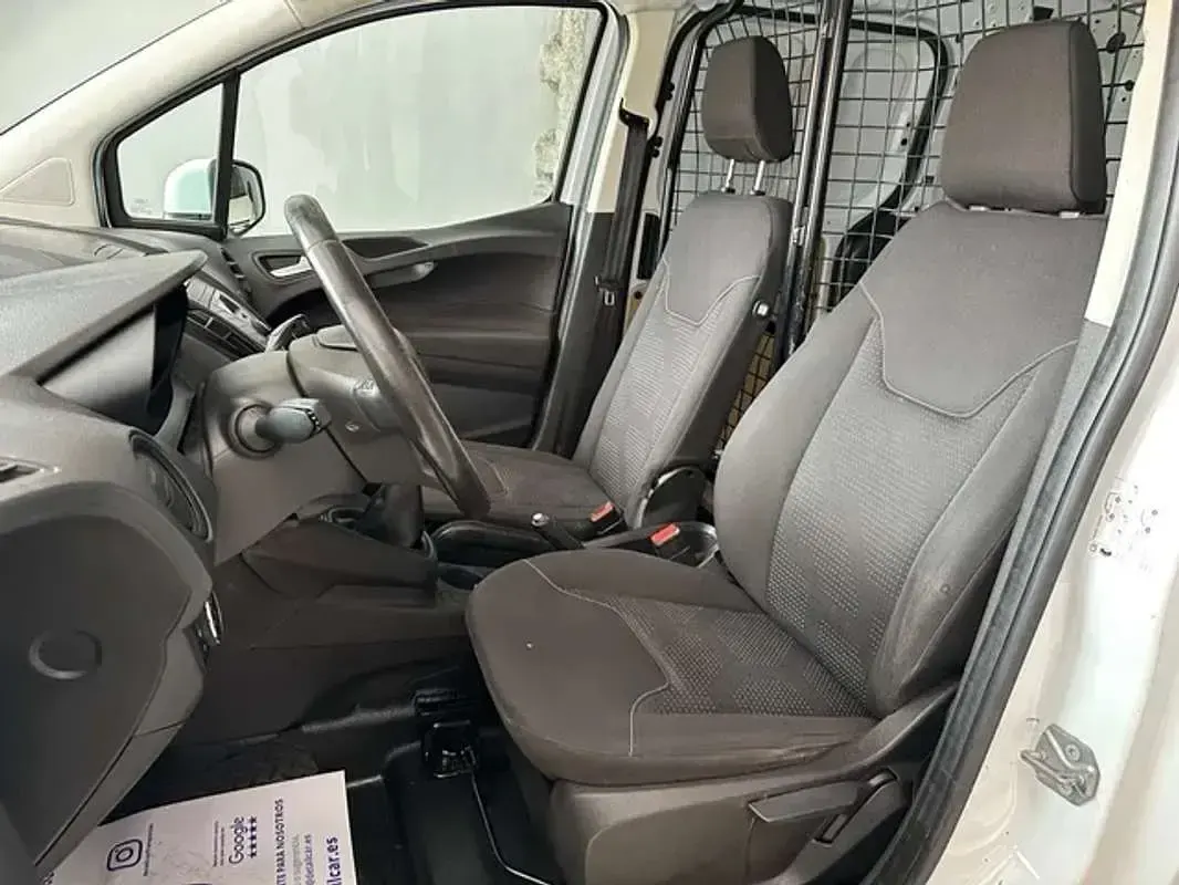 Käytetty Ford Transit Ambiente 75 HP (55 kW) 2017 Valkoinen Van
