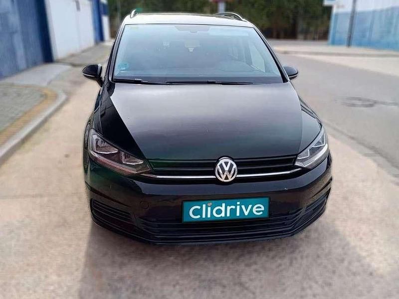 Usado VW Touran Sport 116 CV (85 kW) 2018 Negro Monovolumen