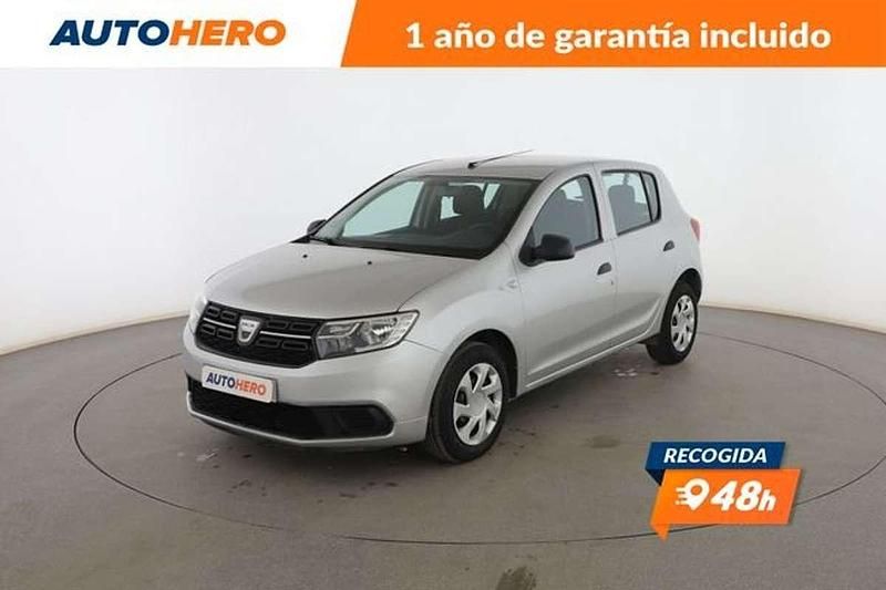 Usado Dacia Sandero Essentiel 73 CV (53 kW) 2018 Plateado Utilitario