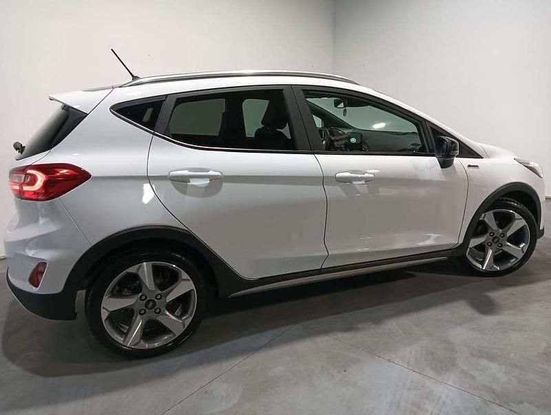 Usado Ford Fiesta Active 125 CV (91 kW) 2018 Blanco Utilitario