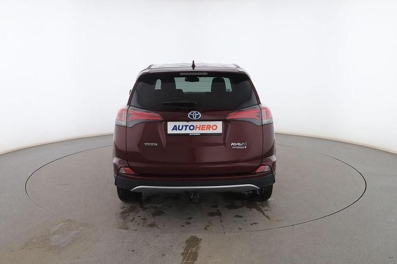 Usado Toyota RAV4 Hybrid Advance 197 CV (144 kW) 2017 Rojo SUV