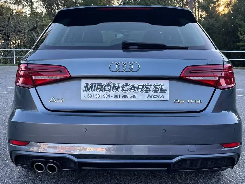 Usado Audi A3 S-Line 150 CV (110 kW) 2019 Gris / plata Berlina