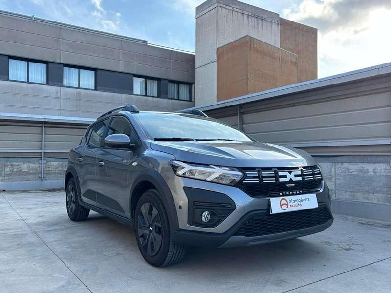 Begagnad Dacia Sandero Expression 91 HK (66 kW) 2025 Grå SUV