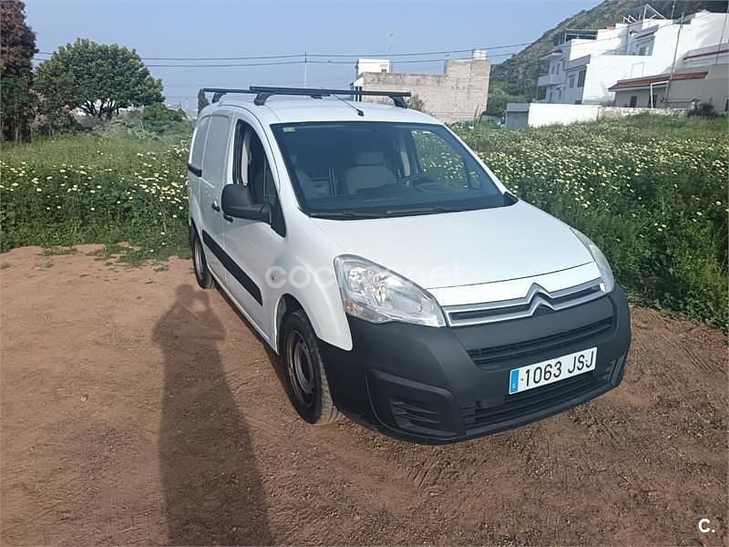Usado Citroën Berlingo Attraction 75 CV (55 kW) 2016 Blanco Monovolumen