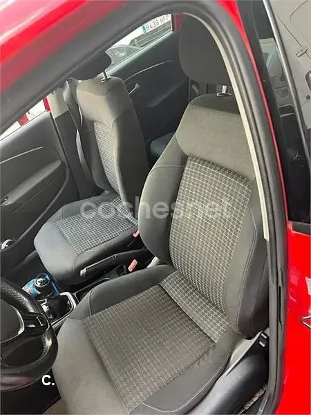 Usado VW Polo Advance 90 CV (66 kW) 2014 Rojo Berlina