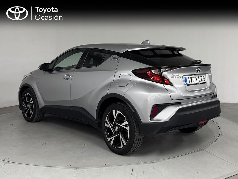 Usado Toyota C-HR Advance 122 CV (89 kW) 2022 Gris / plata SUV