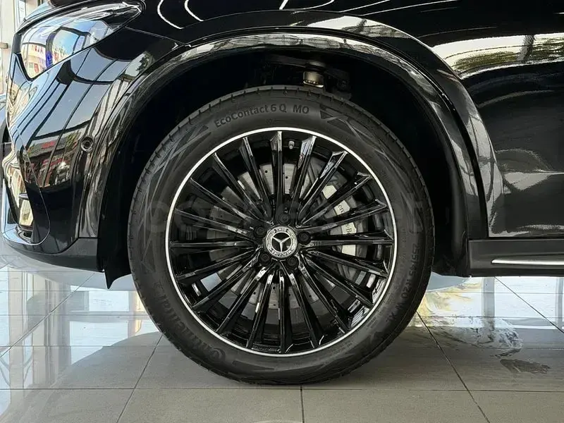 Usado Mercedes GLC300e 333 CV (244 kW) 2024 Negro Coupe