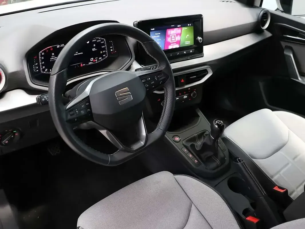 Usado Seat Arona FR 116 CV (85 kW) 2026 Blanco SUV
