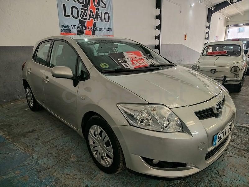 Usado Toyota Auris Luna 90 CV (66 kW) 2007 Beige Utilitario