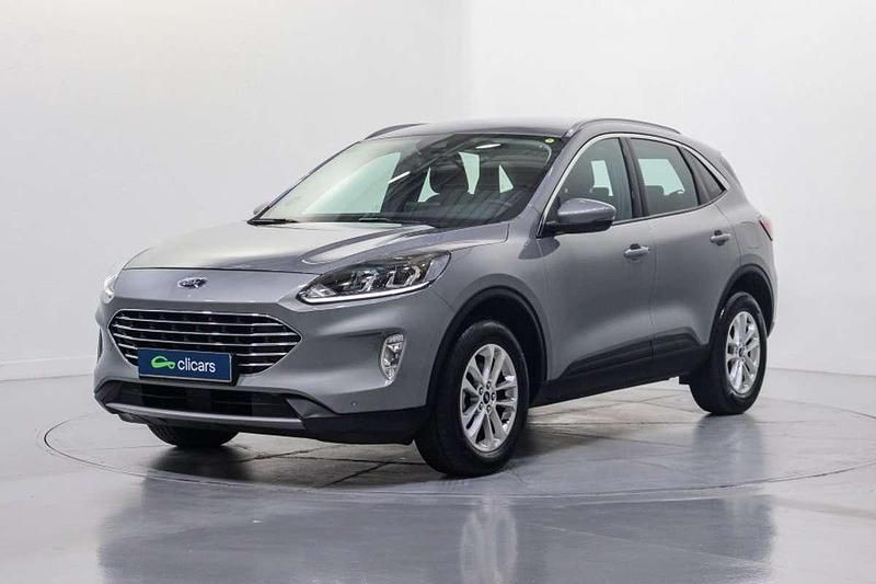 Usado Ford Kuga Titanium 190 CV (139 kW) 2022 Plateado SUV