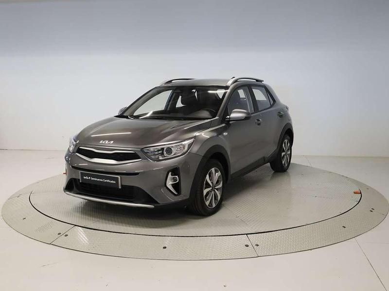 Gris Usado 2024 Kia Stonic SUV | 16.625 € (Precio justo) - Imagen 1/4