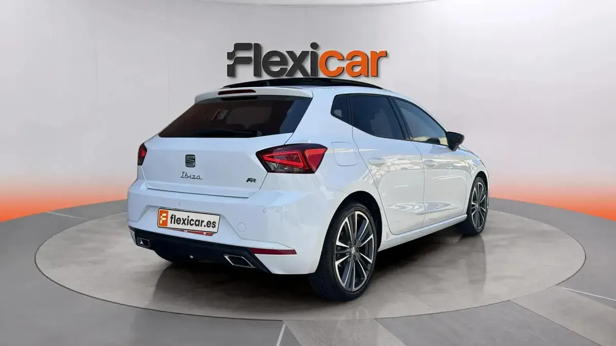 Usado Seat Ibiza FR 116 CV (85 kW) 2024 Blanco Utilitario