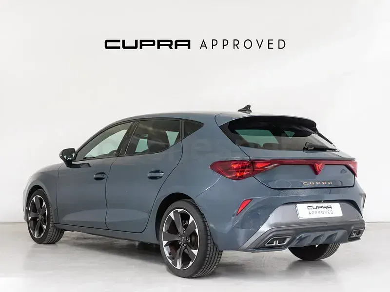 Usado Cupra Leon 150 CV (110 kW) 2025 Azul Berlina