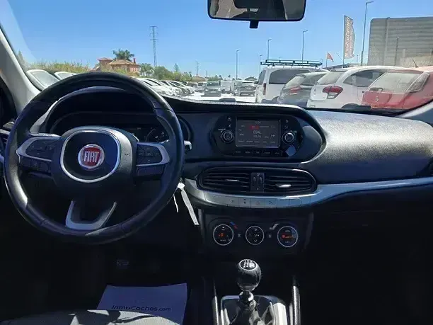 Usado Fiat Tipo Easy 95 CV (69 kW) 2017 Marrón Utilitario