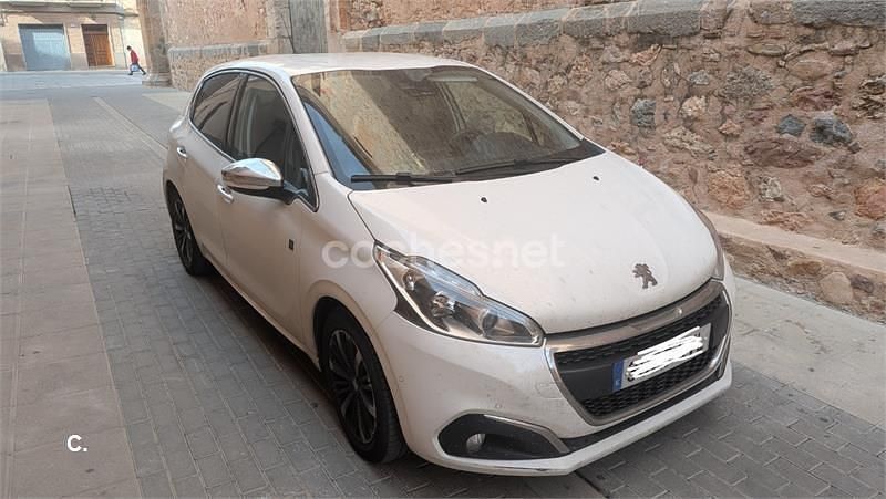 Usado Peugeot 208 110 CV (80 kW) 2019 Blanco Utilitario