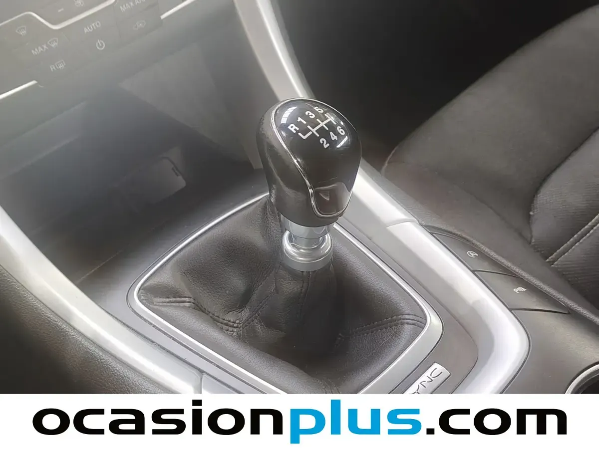 Usado Ford Mondeo Trend 125 CV (91 kW) 2017 Blanco Berlina