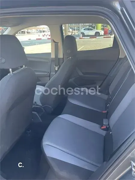 Usado Seat Arona Reference 95 CV (69 kW) 2018 Gris / plata SUV