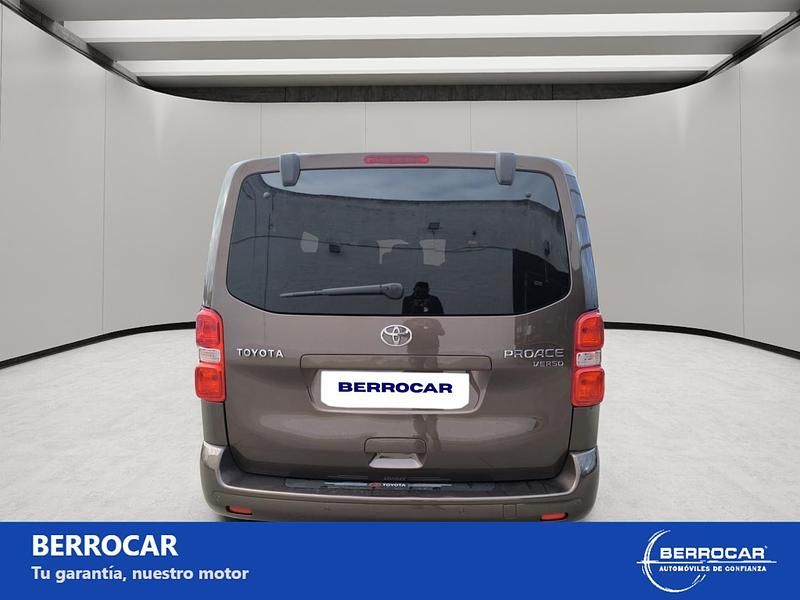 Usado Toyota Proace Verso 116 CV (85 kW) 2017 Marrón Familiar