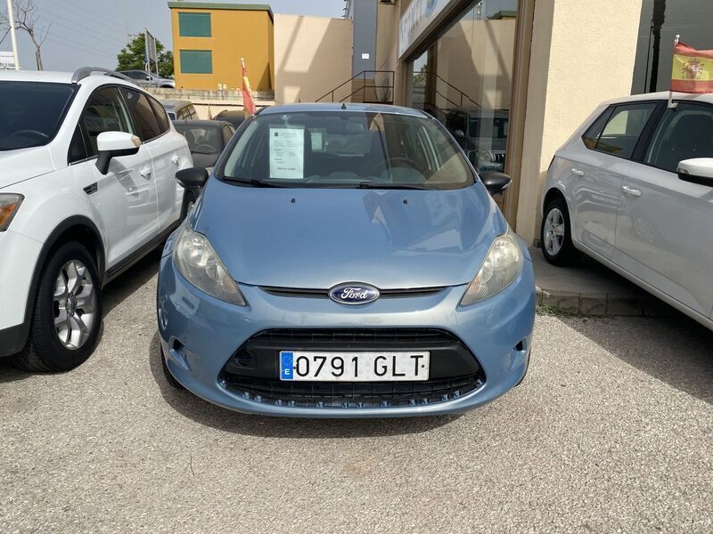 Usado Ford Fiesta Trend 96 CV (70 kW) 2009 Azul Utilitario