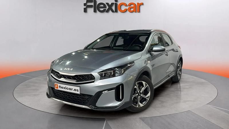 Usado Kia XCeed 120 CV (88 kW) 2023 Gris SUV