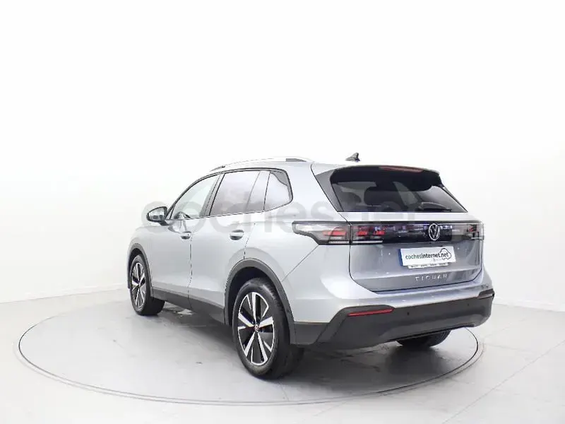 Usado VW Tiguan 150 CV (110 kW) 2025 Gris / plata SUV