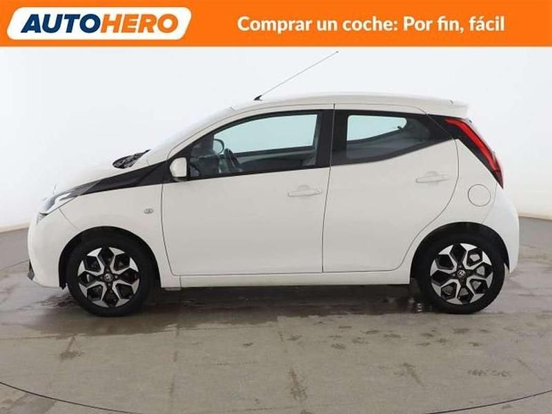 Usado Toyota Aygo X-play 72 CV (52 kW) 2019 Blanco Utilitario