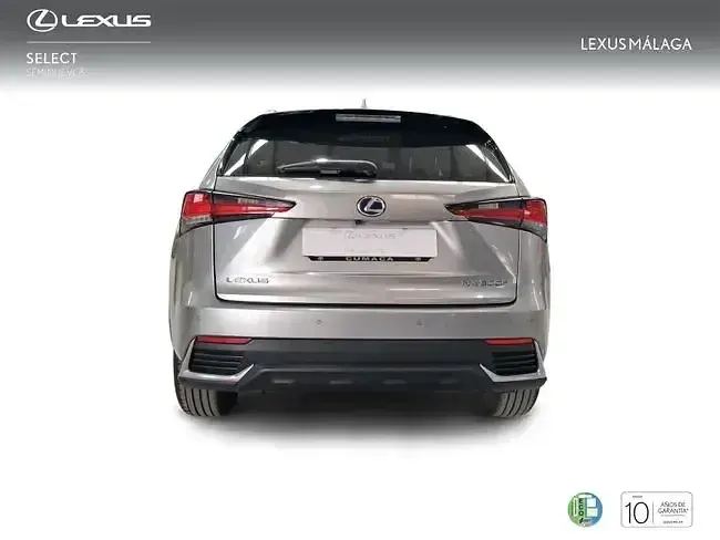 Usado Lexus NX300h 197 CV (144 kW) 2021 Gris / plata SUV