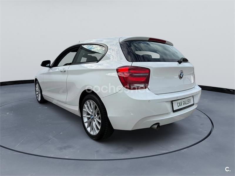Usado BMW 118 Sport Line 143 CV (105 kW) 2013 Blanco Utilitario