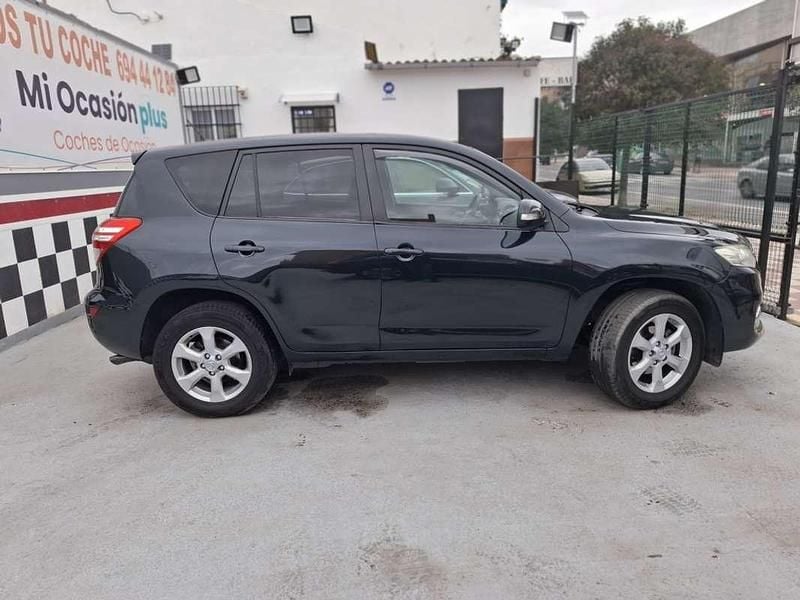 Käytetty Toyota RAV4 Advance 150 HP (110 kW) 2011 Musta Katumaasturi