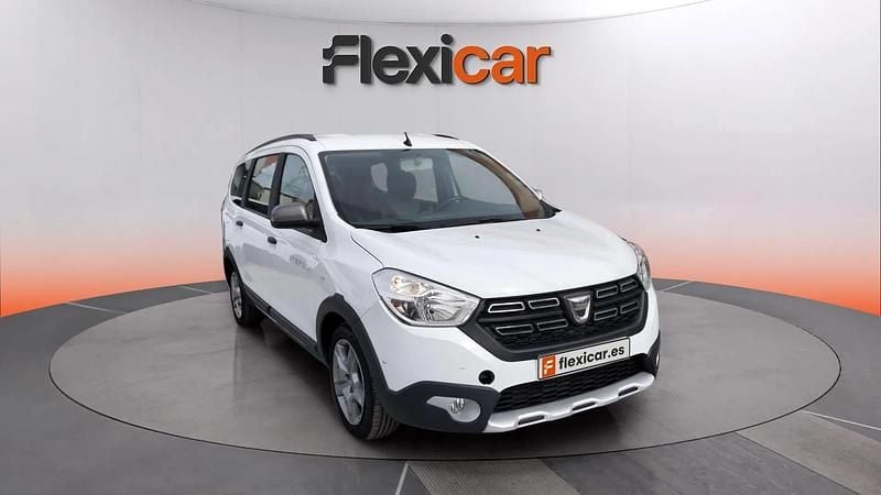 Usado Dacia Lodgy Comfort 116 CV (85 kW) 2022 Blanco Monovolumen
