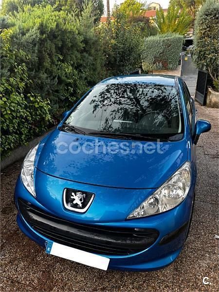 Azul Usado 2007 Peugeot 207 Berlina | 2700 € (Precio justo) - Imagen 1/4